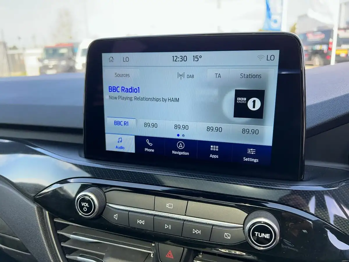 2024-ford-kuga-25t-graphite-tech-edition-190ps-fhev-big-18