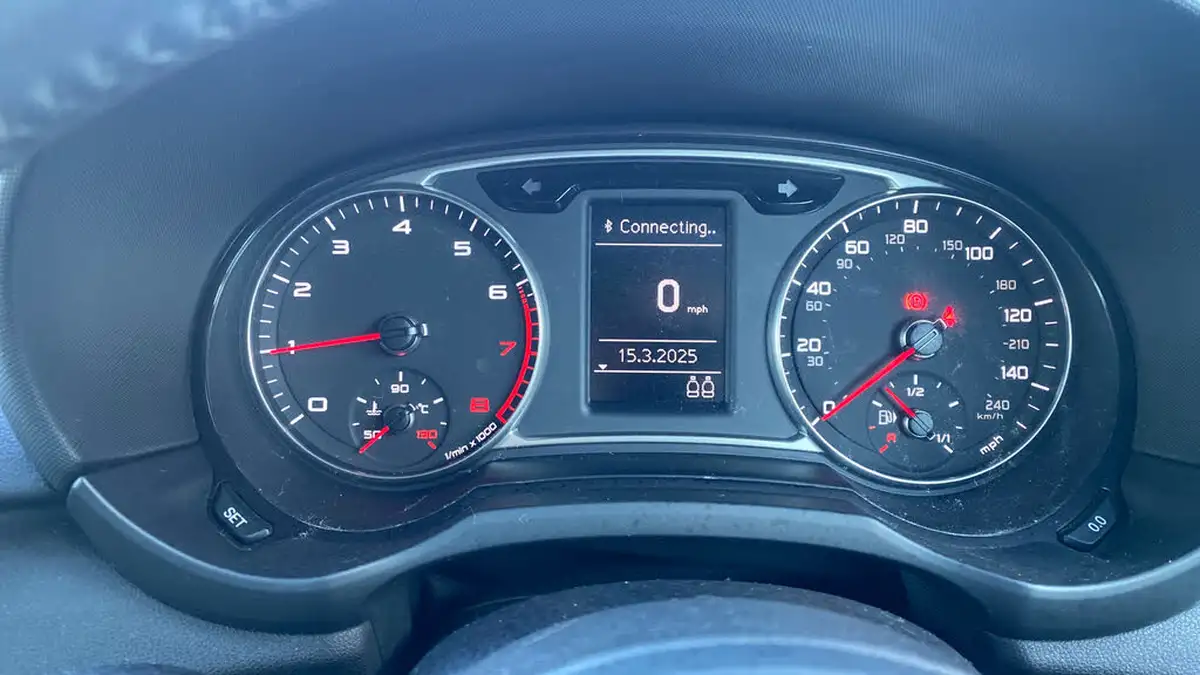 2017-audi-a1-10-tfsi-sport-hatchback-3d-big-10