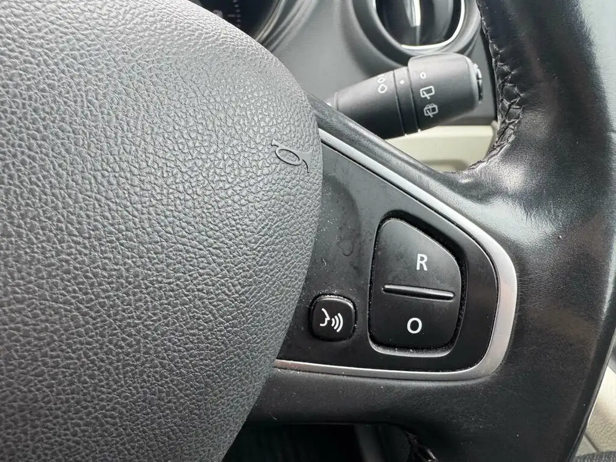 2018-renault-captur-09-tce-gt-line-big-20