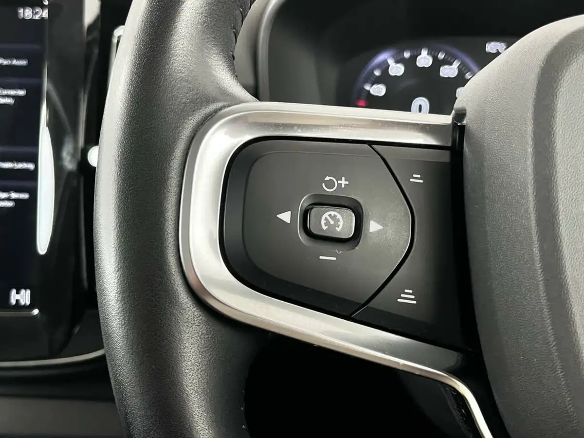 2020-volvo-xc40-20-t4-inscription-pro-awd-big-18
