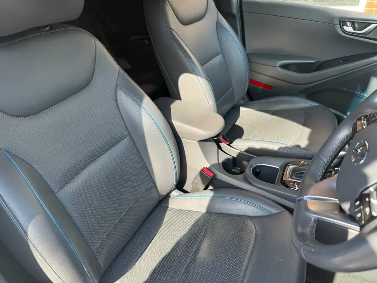 2018-hyundai-ioniq-16-gdi-premium-se-plug-in-hybrid-big-10