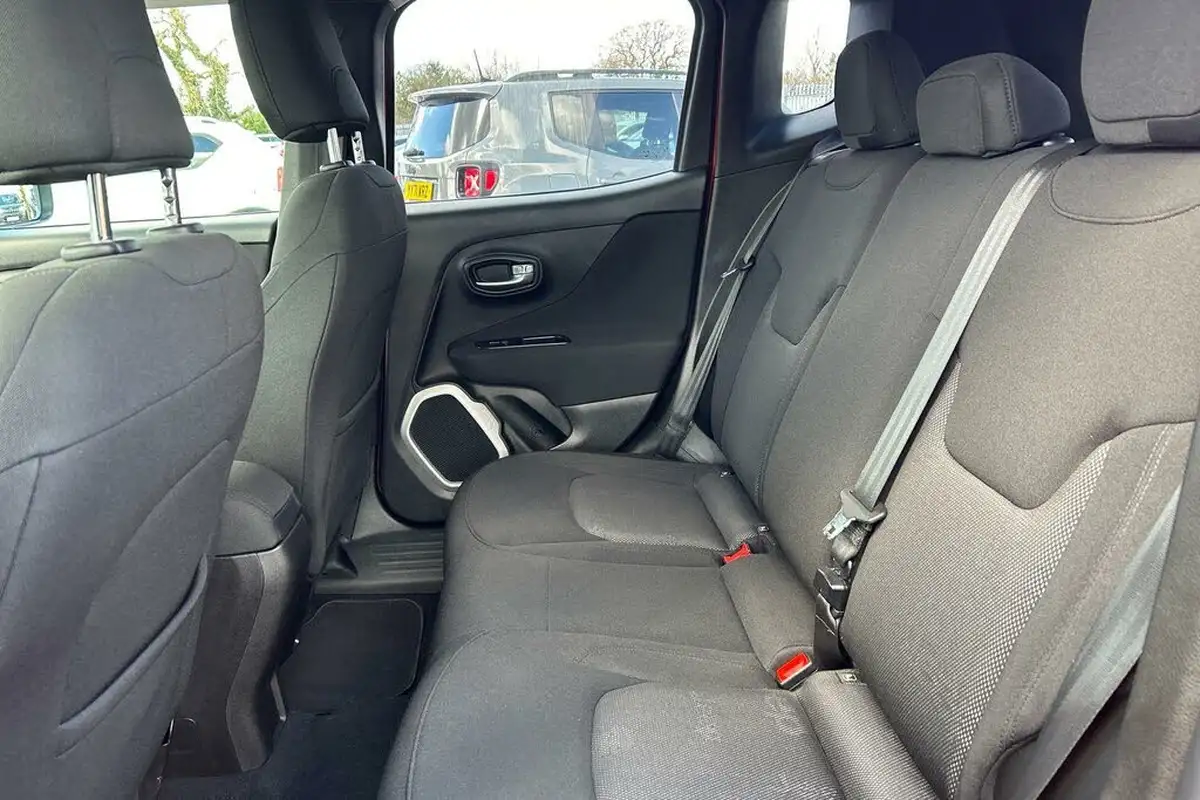 2017-jeep-renegade-16-multijet-ii-longitude-big-18