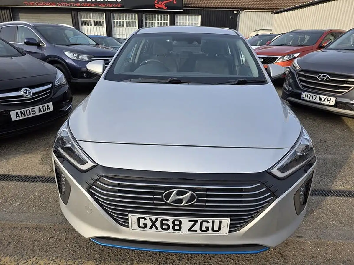 2018-hyundai-ioniq-16-gdi-premium-hybrid-big-1