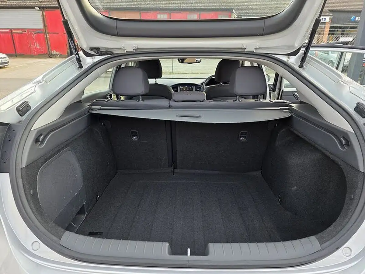 2018-hyundai-ioniq-16-gdi-premium-hybrid-big-25