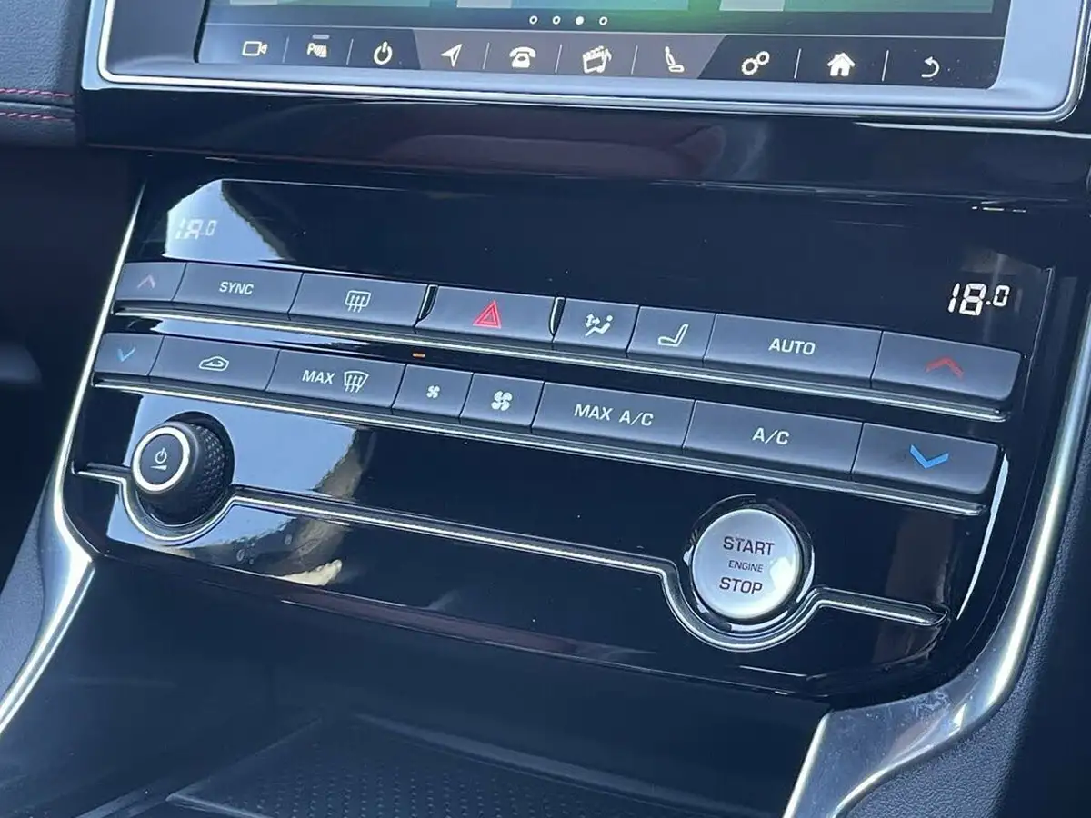 2019-jaguar-xe-20i-landmark-200ps-big-25