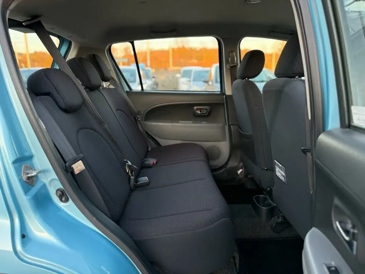 2007-daihatsu-sirion-13-se-auto-big-9