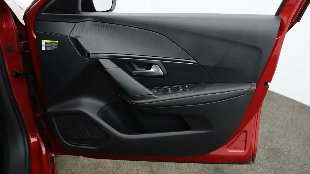 2021-peugeot-208-e-gt-premium-big-14