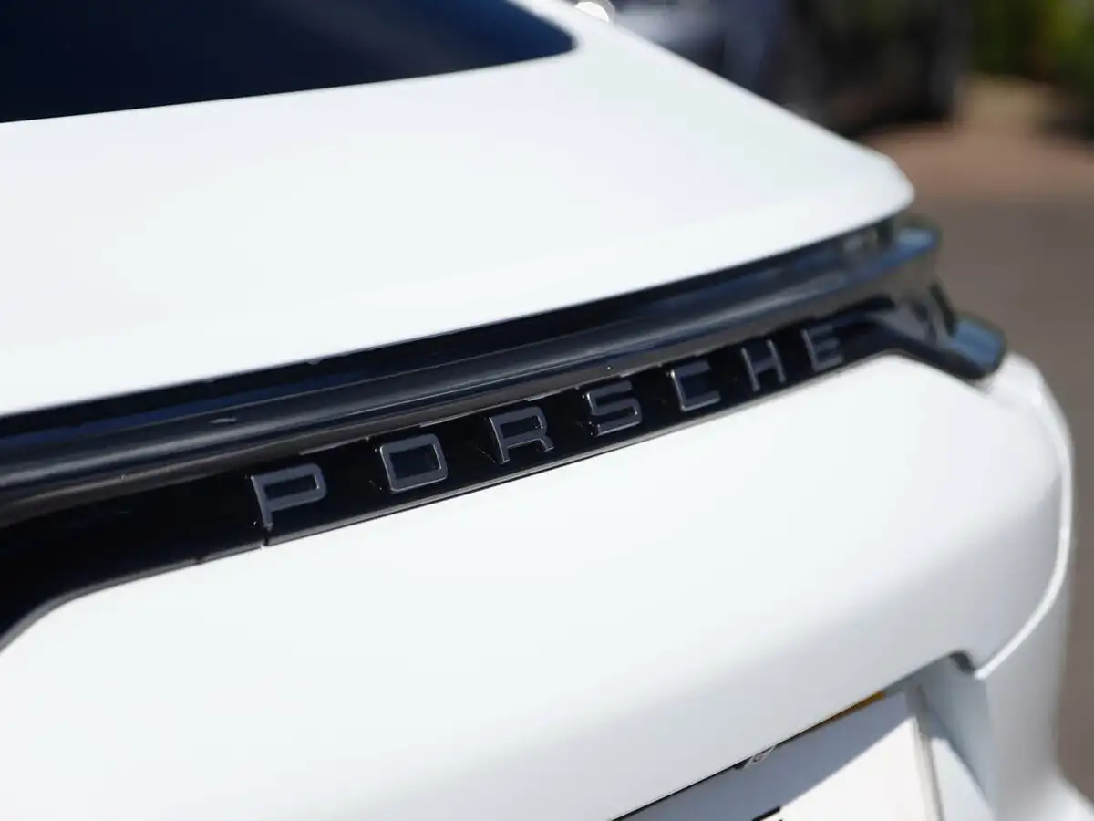 2023-porsche-panamera-30-4-e-hybrid-platinum-edition-hatchback-big-39
