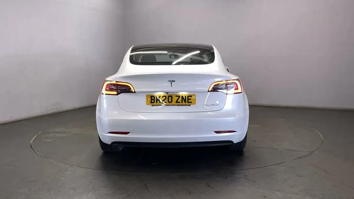 2020-tesla-model-3-e-performance-big-6