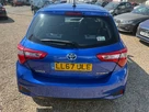 2017-toyota-yaris-15-vvt-i-icon-navi-hybrid-small-11