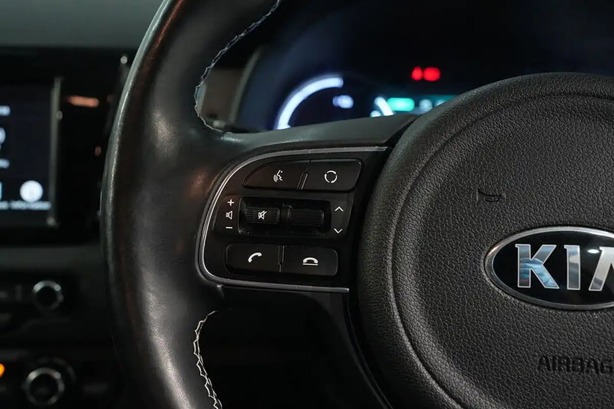 2019-kia-e-niro-ev-first-edition-big-30