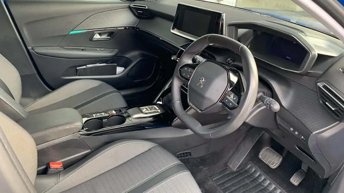2022-peugeot-208-e-allure-premium-big-10