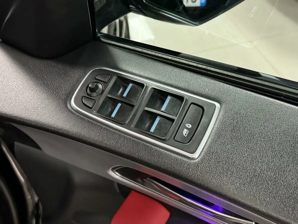 2016-jaguar-f-pace-20-i4d-r-sport-awd-auto-big-17