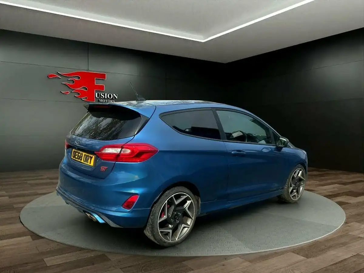 2018-ford-fiesta-15t-st-3-3d-big-4