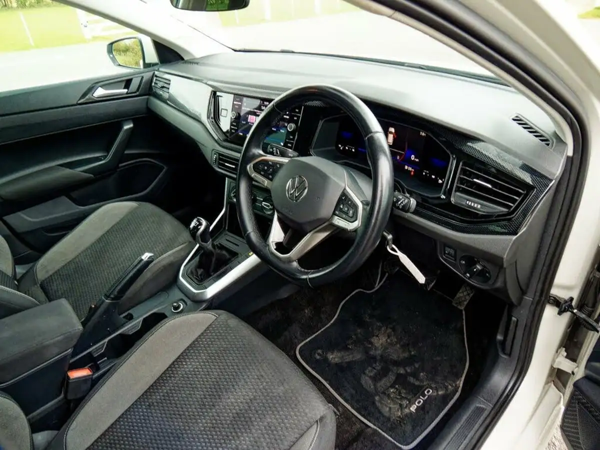 2021-volkswagen-polo-10-tsi-life-big-32