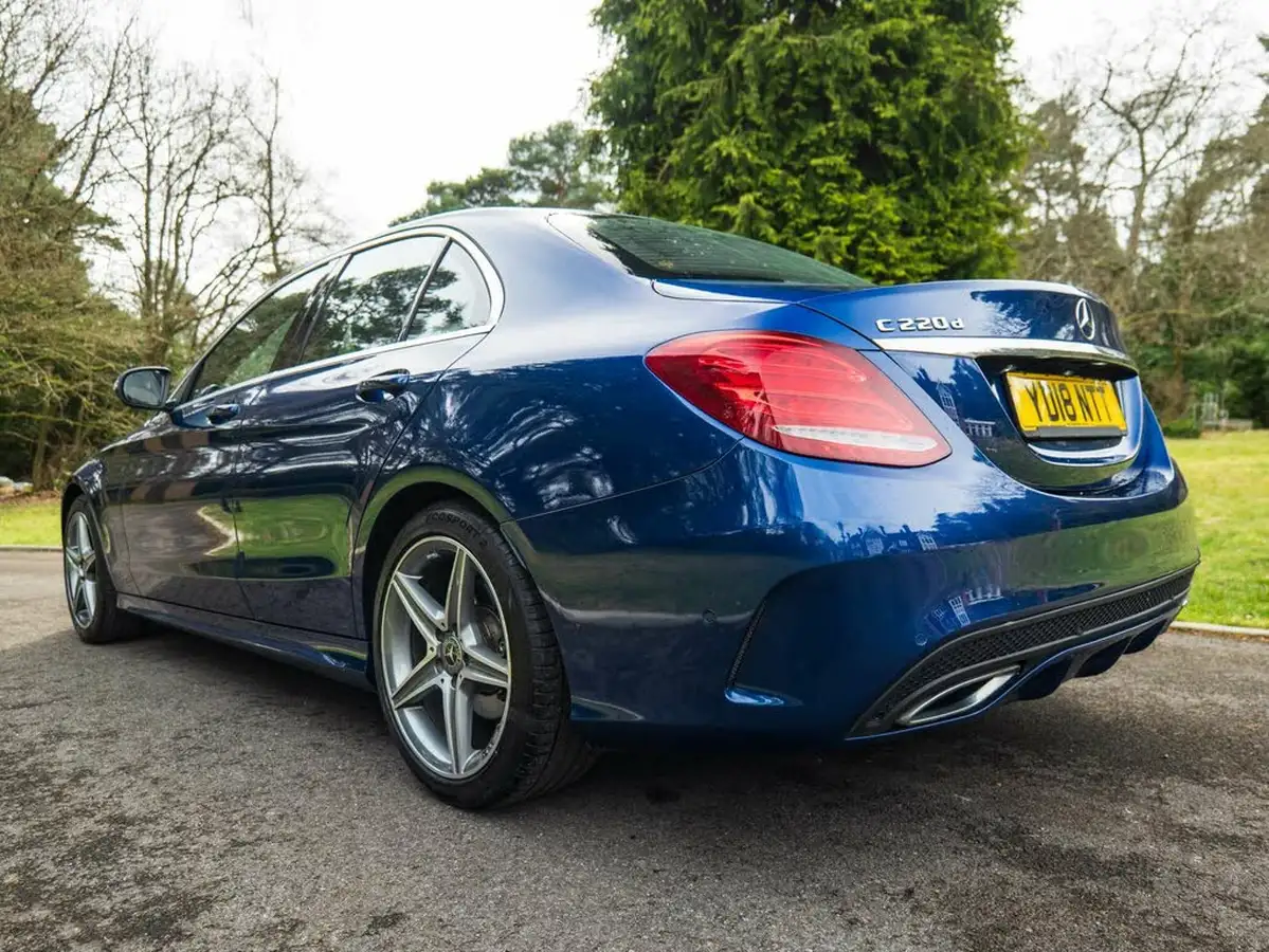 2018-mercedes-benz-c-class-21d-c220d-amg-line-ss-saloon-4d-big-30