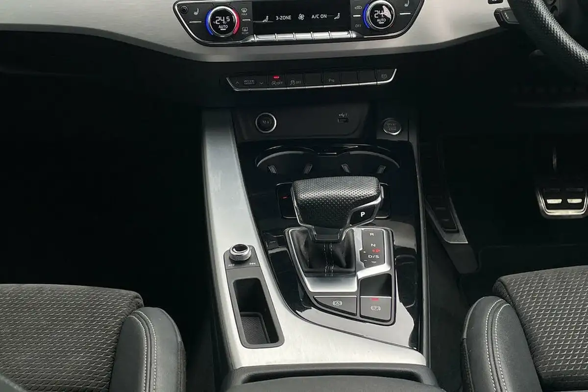 2021-audi-a4-avant-20-35-tdi-s-line-big-37