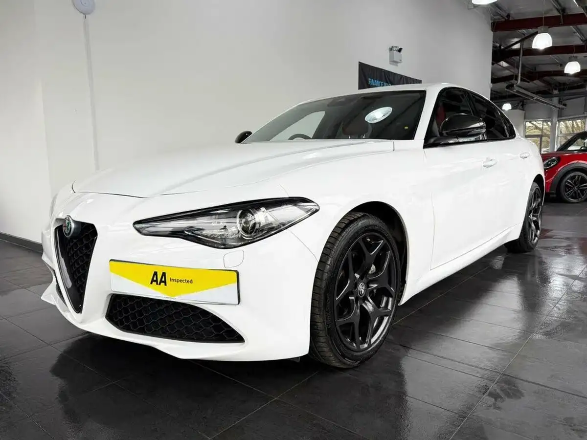 2020-alfa-romeo-giulia-20-nero-edizione-big-4