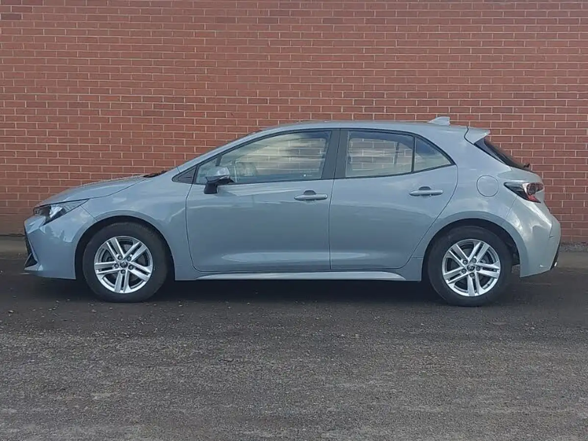 2022-toyota-corolla-20-vvt-i-icon-193bhp-hatchback-big-3