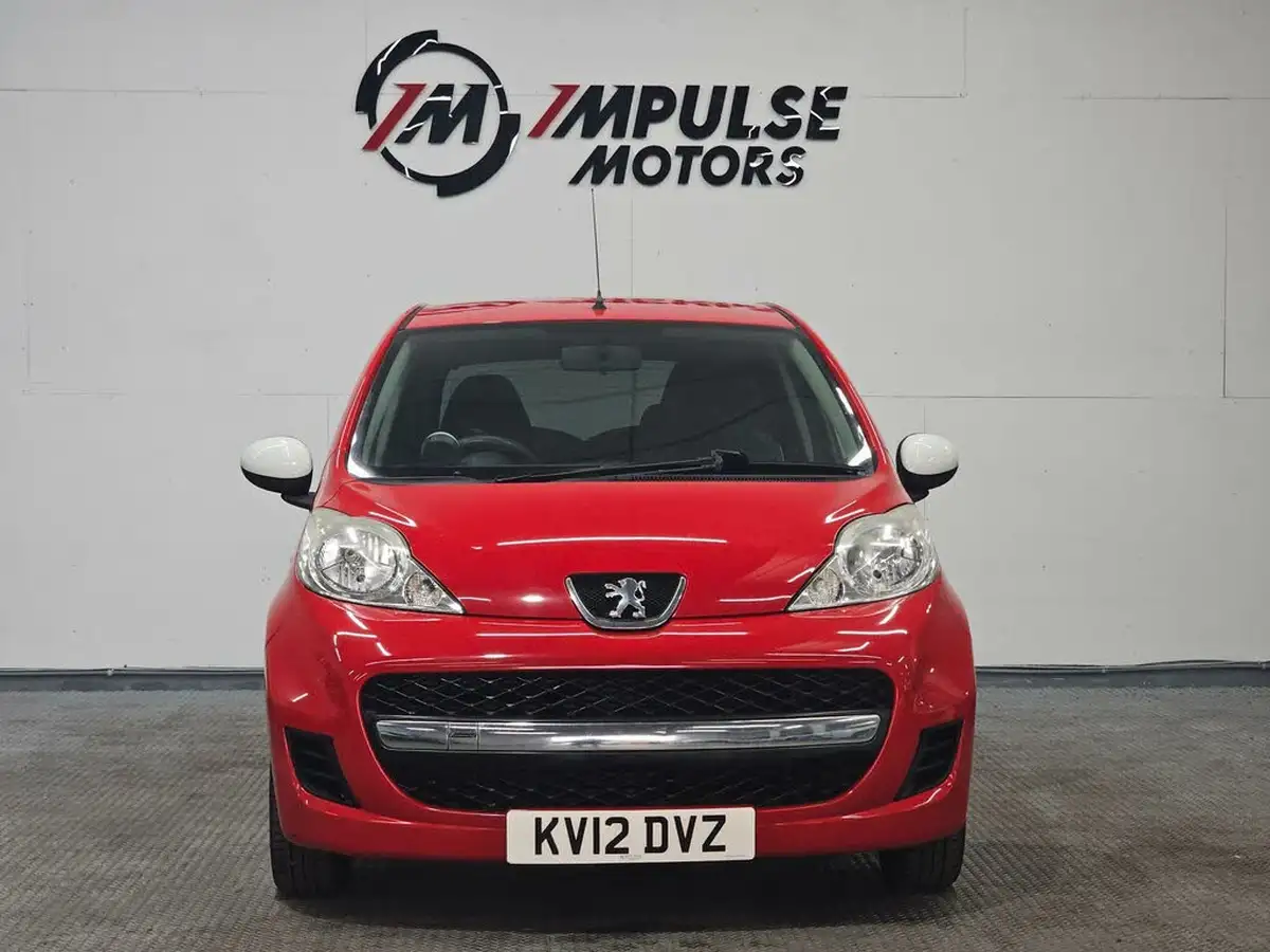 2012-peugeot-107-10-sportium-5d-big-3