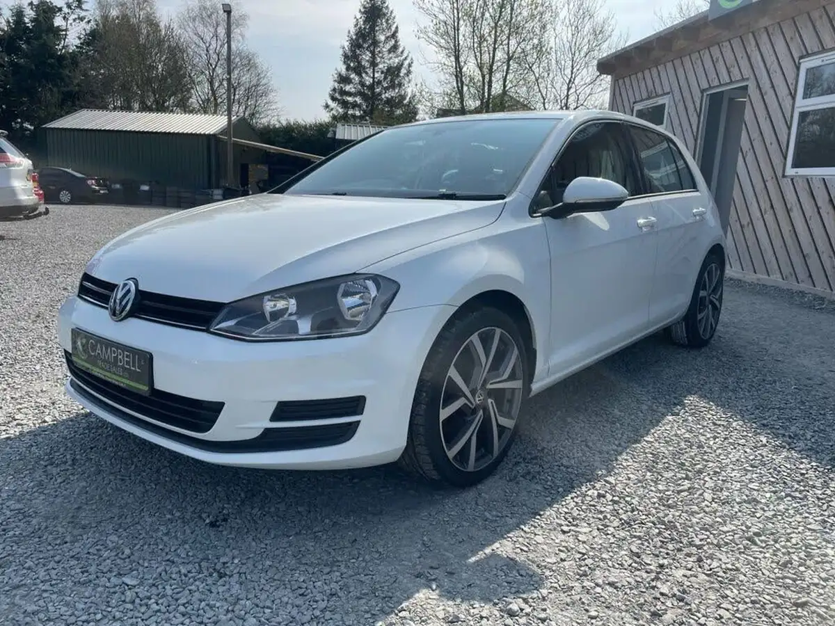 2013-volkswagen-golf-16tdi-se-ss-hatchback-5d-big-1