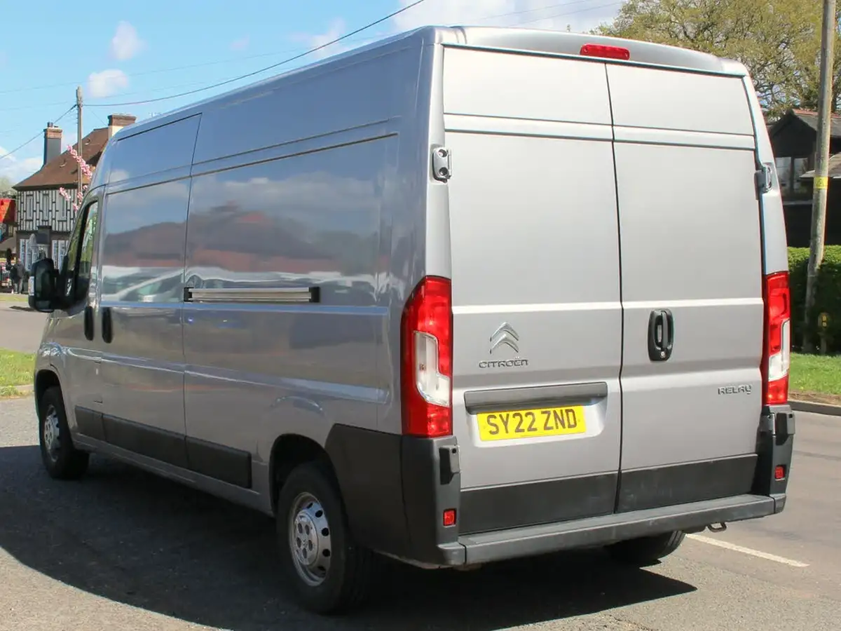 2022-citroen-relay-22bluehdi-35-l3h2-enterprise-panel-big-28