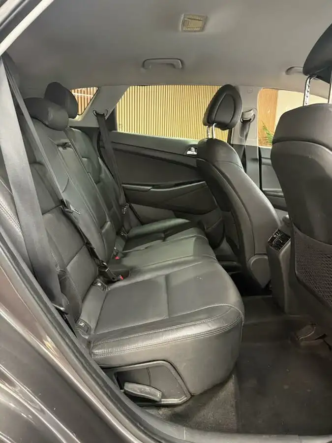 2016-hyundai-tucson-20crdi-premium-185ps-big-17