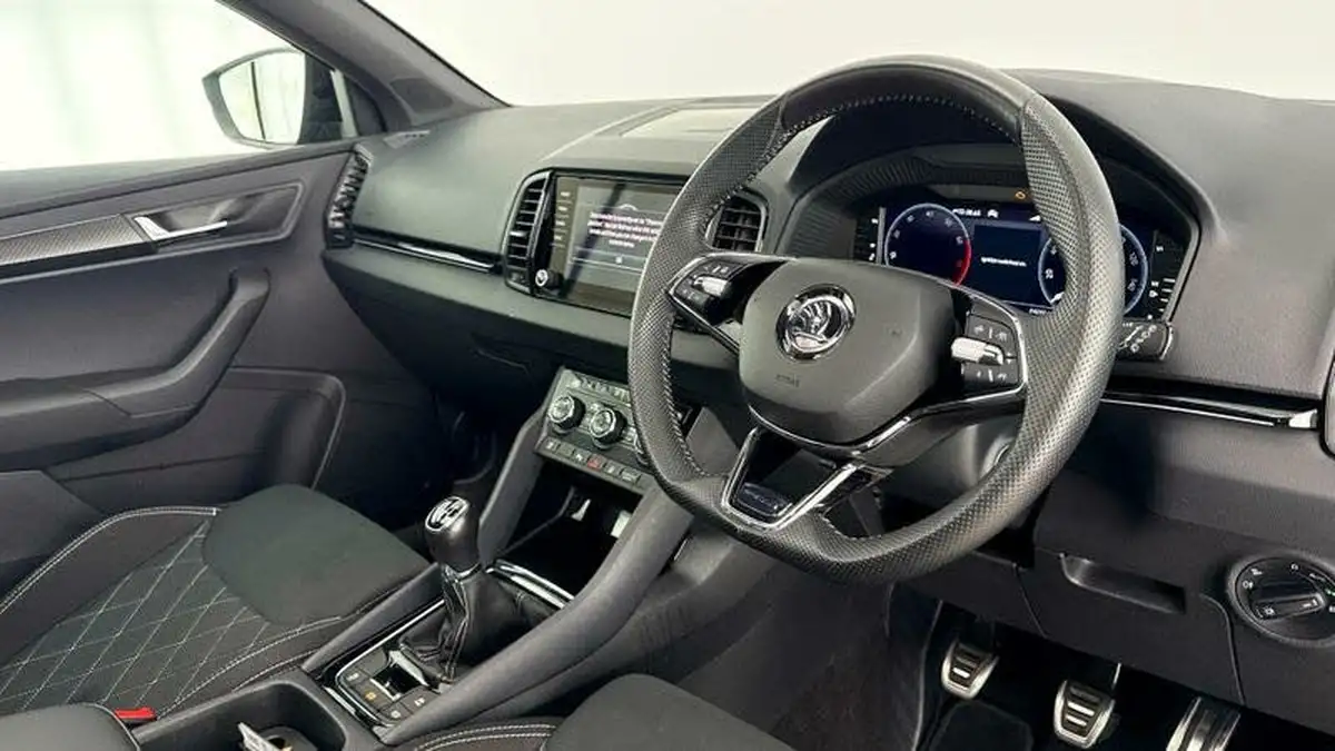 2022-skoda-karoq-15-tsi-sportline-big-5