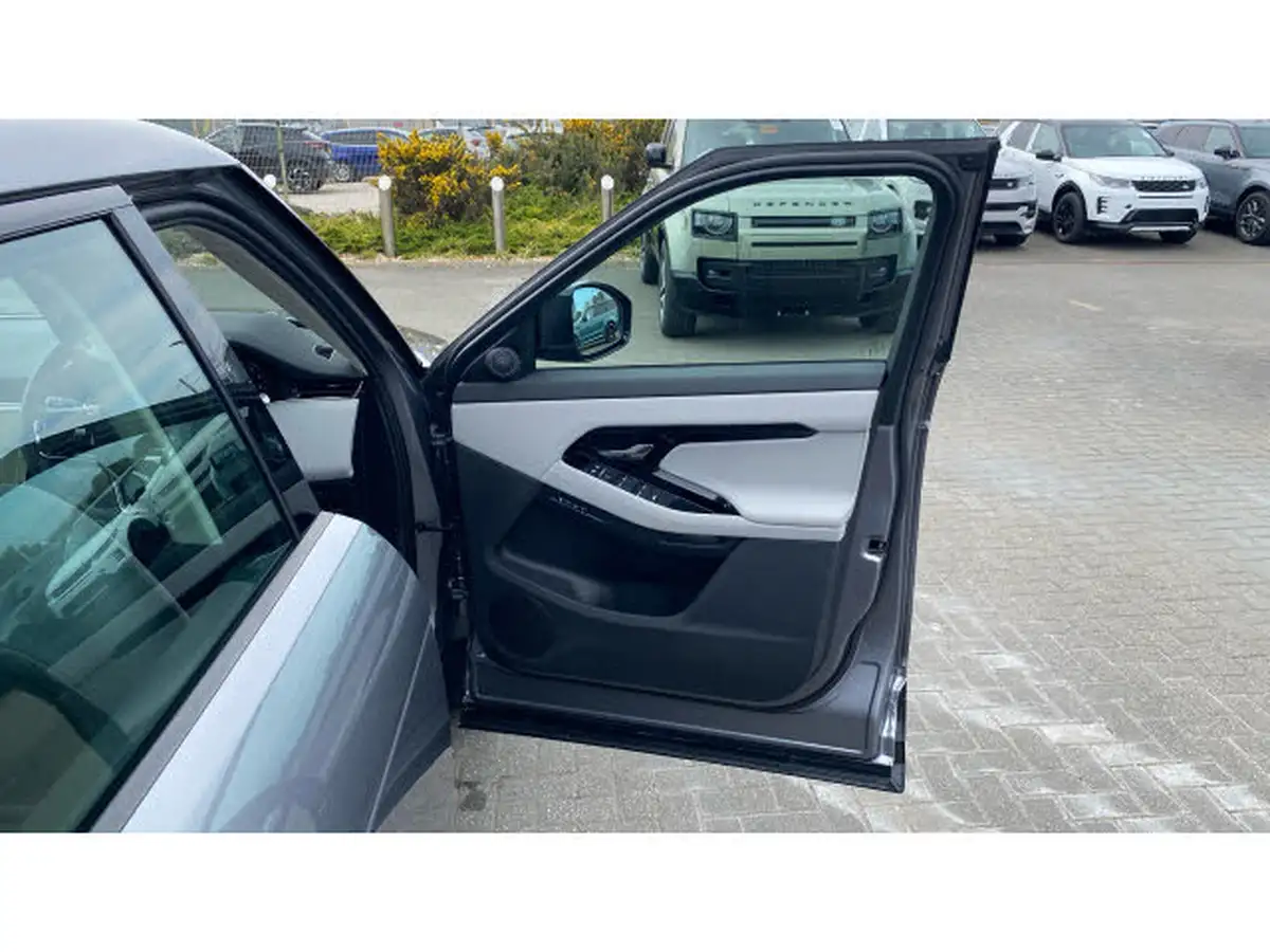 2024-land-rover-range-rover-evoque-15-p300e-s-big-25