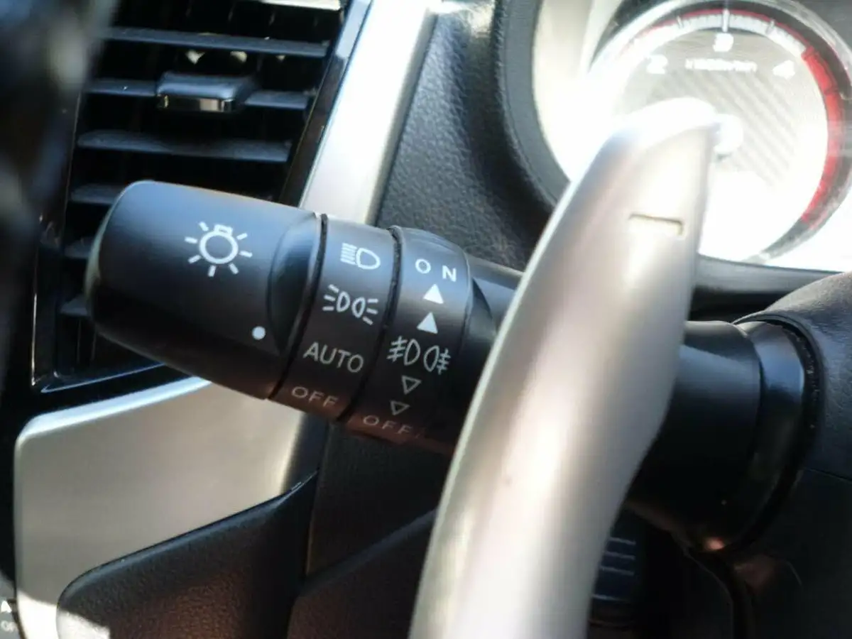 2020-mitsubishi-l200-22di-d-barbarian-auto-big-48