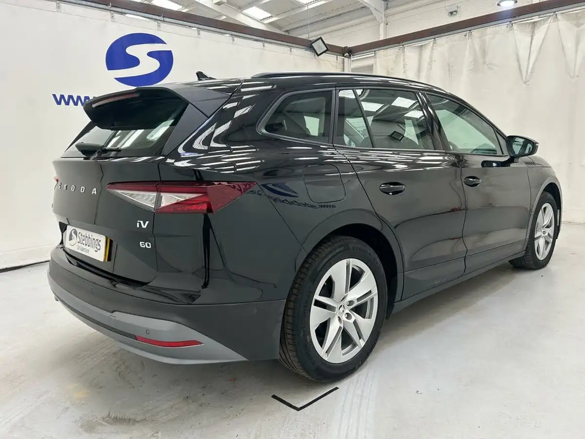 2022-skoda-enyaq-e-60-big-12