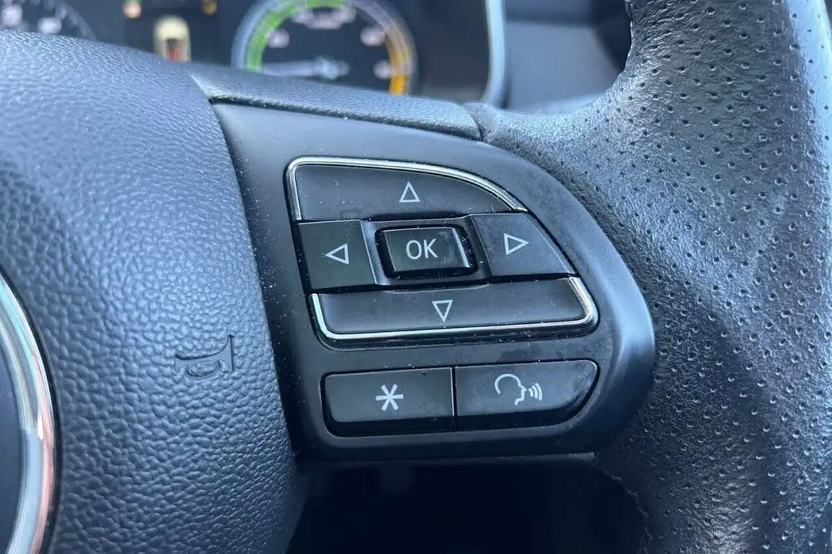 2021-mg-zs-suv-e-exclusive-ev-big-33
