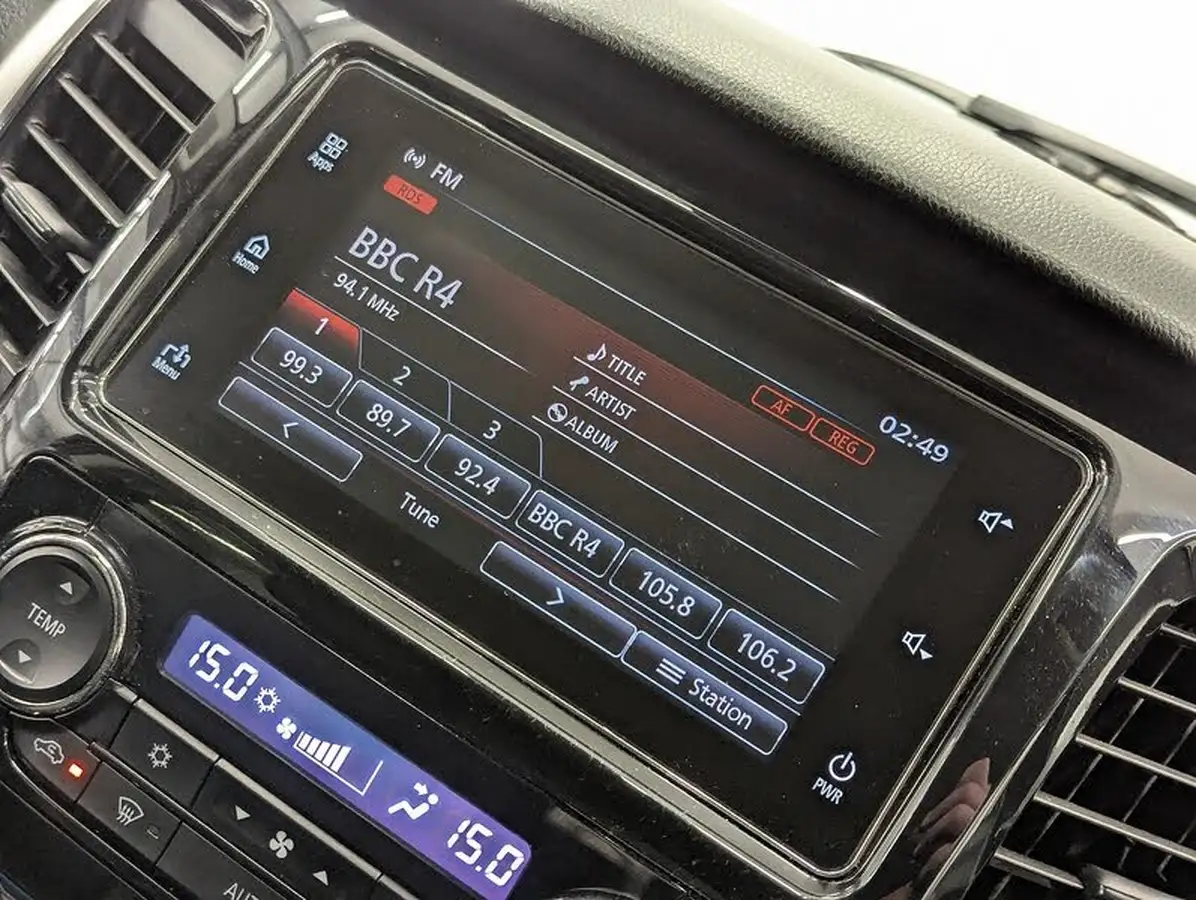 2018-mitsubishi-l200-24di-d-barbarian-sda-auto-big-24