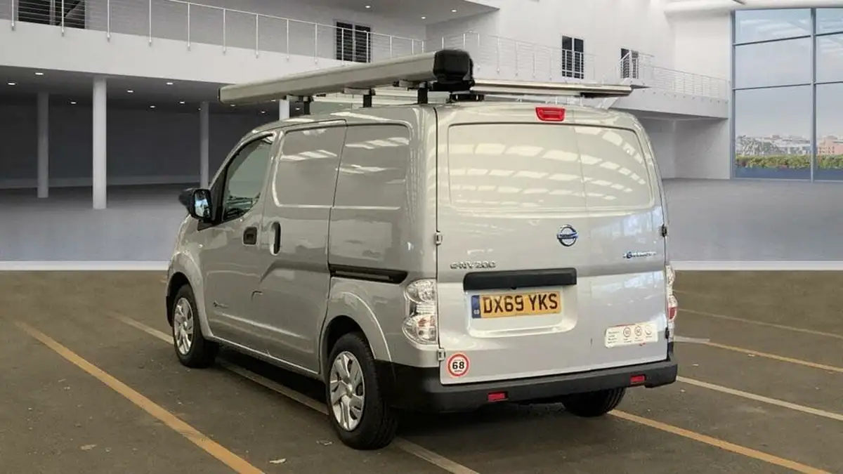 2019-nissan-env200-e-acenta-panel-van-auto-big-3