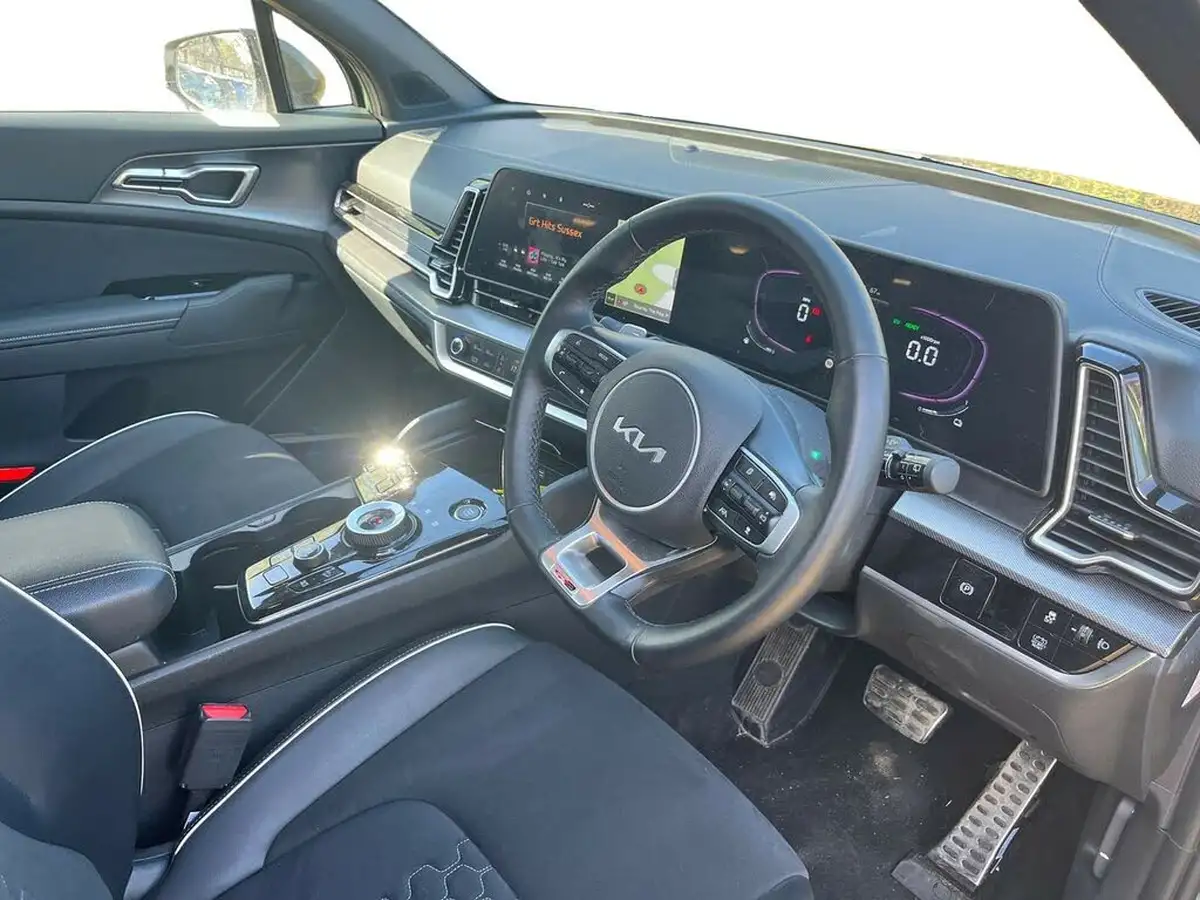 2024-kia-sportage-16-t-gdi-gt-line-226bhp-hev-auto-big-9