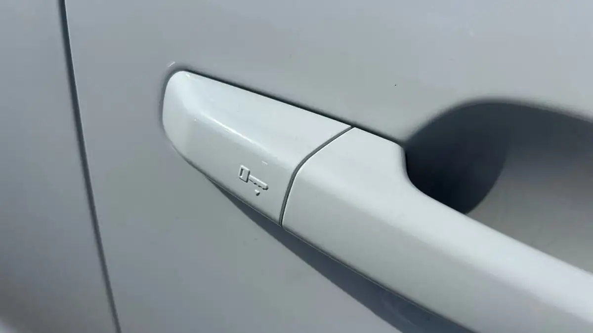2021-jaguar-f-pace-20-p400e-s-big-28