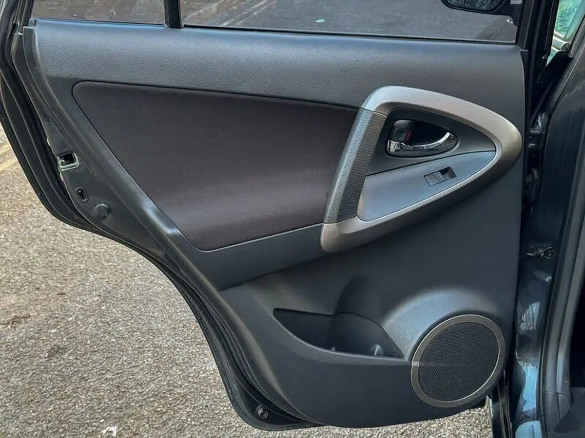 2007-toyota-rav4-20-xt-r-auto-big-22