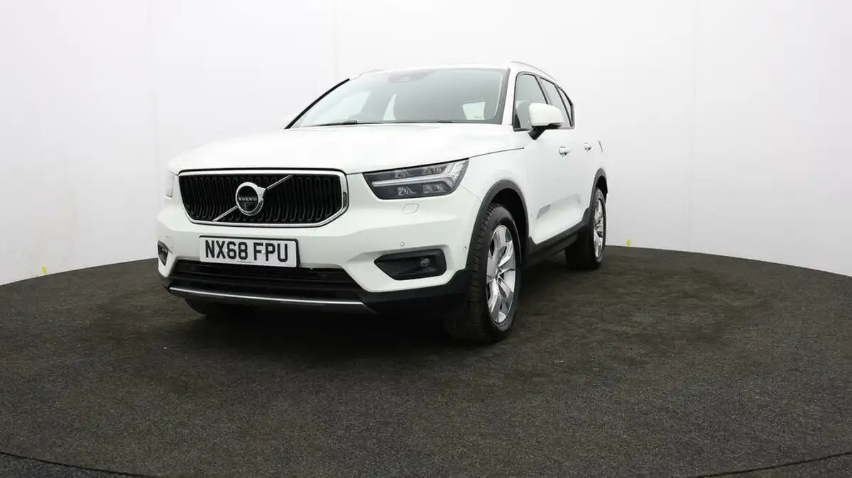2018-volvo-xc40-20td-d3-momentum-pro-geartronic-big-50