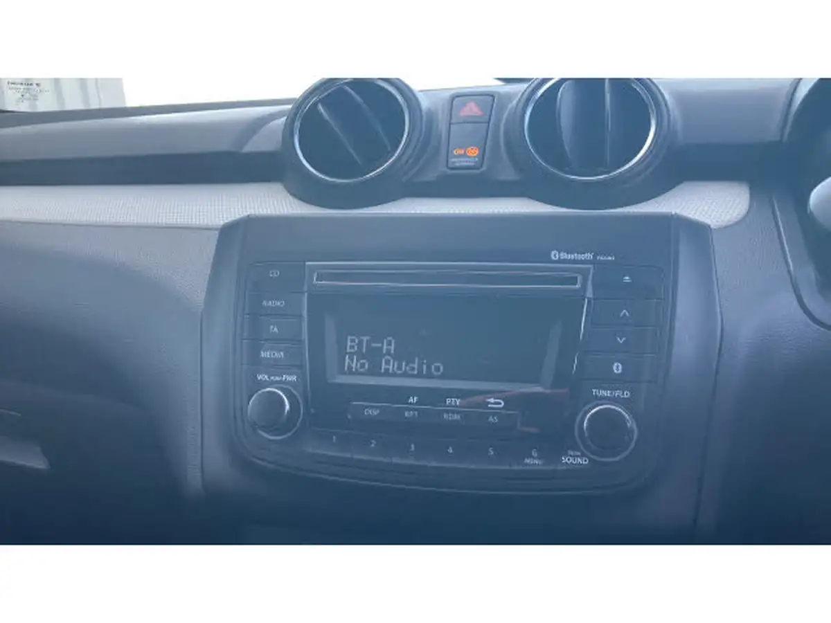 2019-suzuki-swift-12-dualjet-attitude-big-24