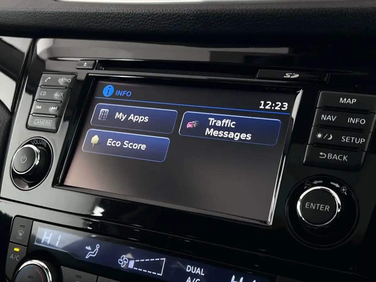 2016-nissan-qashqai-12-dig-t-n-connecta-xtronic-cvt-big-23