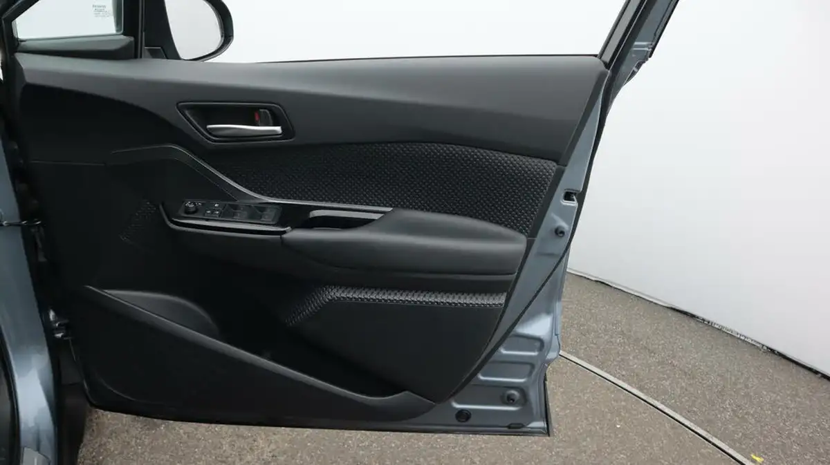 2021-toyota-c-hr-20-vvt-i-gr-sport-big-15