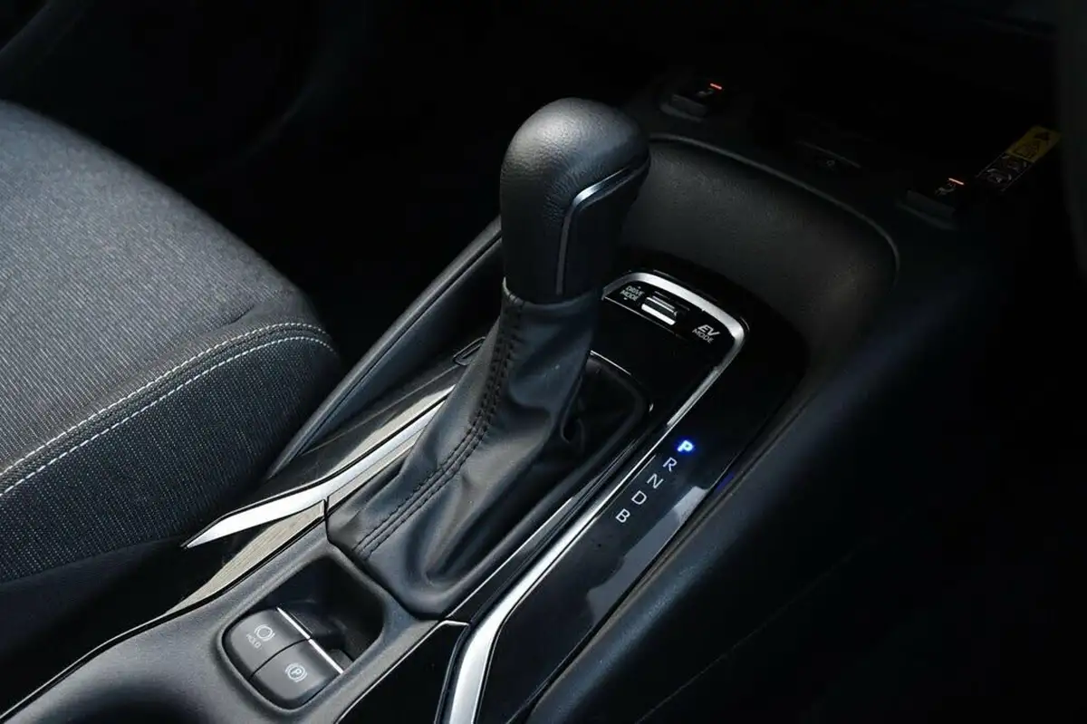 2023-toyota-corolla-18-vvt-i-icon-138bhp-touring-sports-5d-big-11