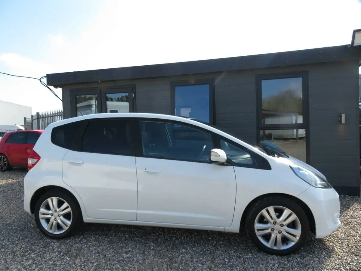 2013-honda-jazz-14-ex-cvt-big-28