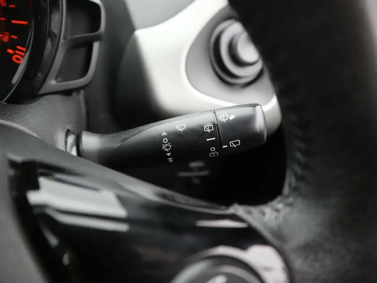 2017-toyota-aygo-10-vvt-i-x-play-71bhp-5d-big-19