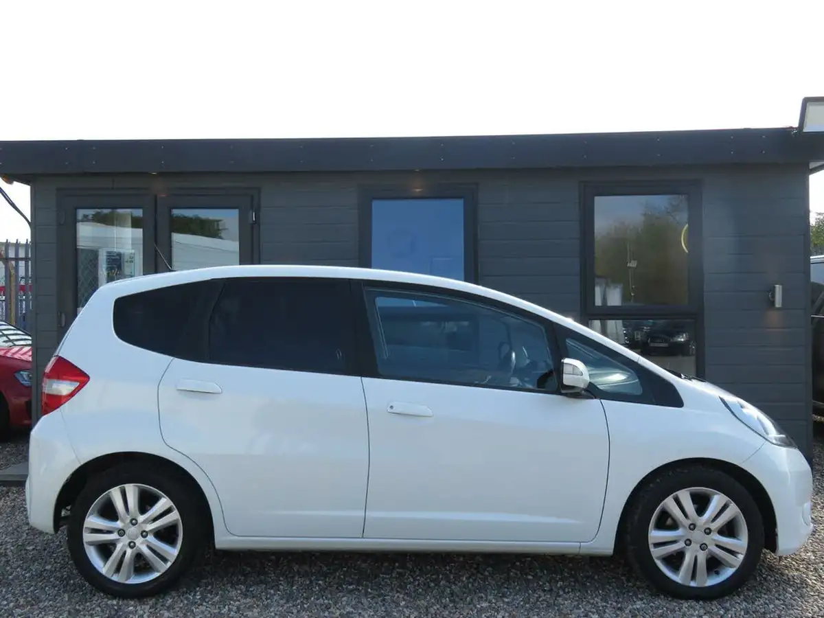 2013-honda-jazz-14-ex-cvt-big-4