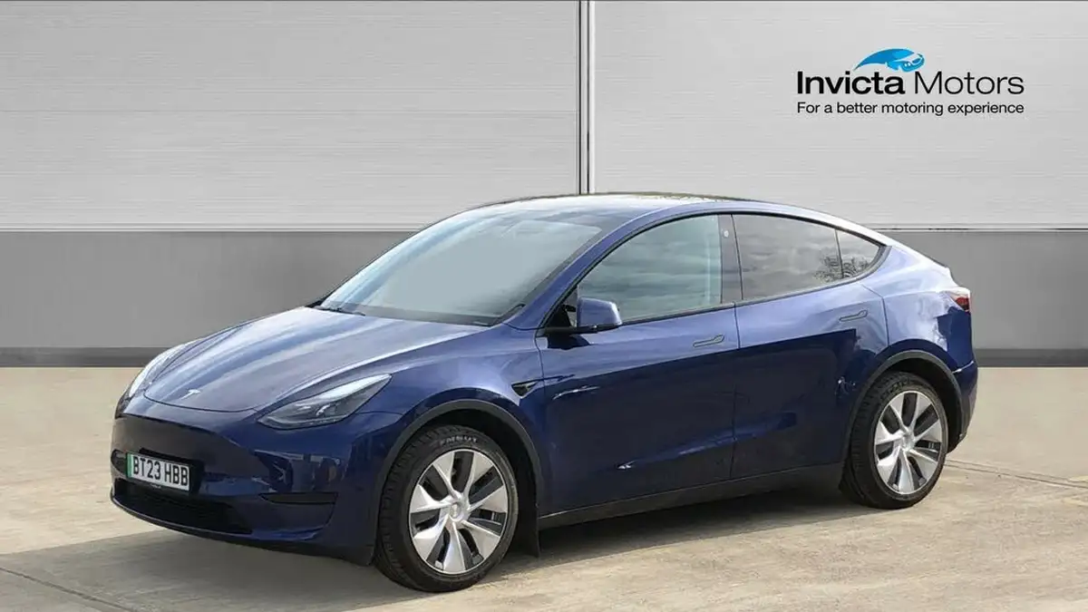 2023-tesla-model-y-e-rwd-big-6