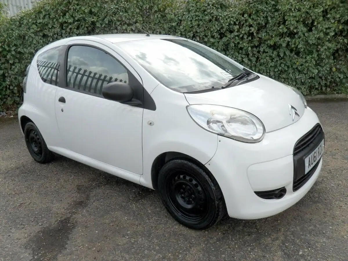 2011-citroen-c1-10-vt-68-3d-big-5
