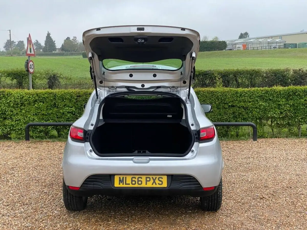 2016-renault-clio-12-play-big-6