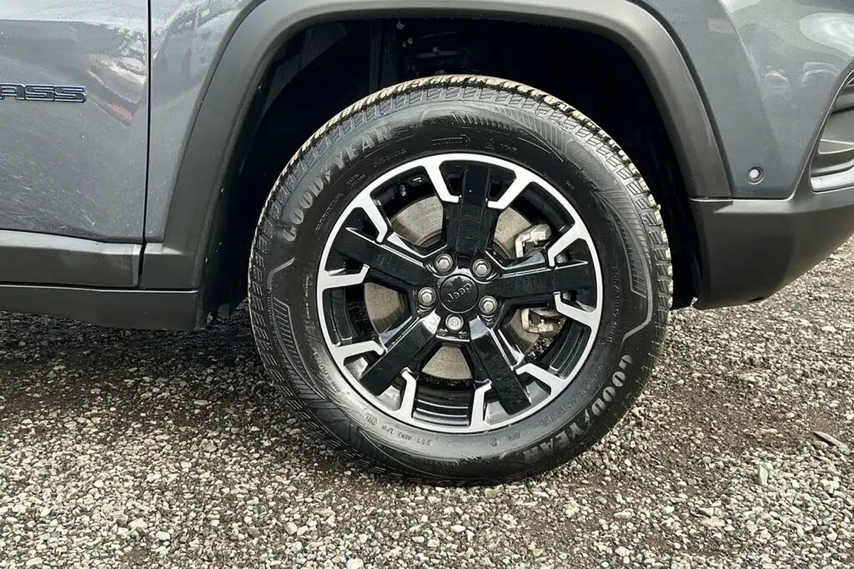 2022-jeep-compass-13-gse-trailhawk-big-4