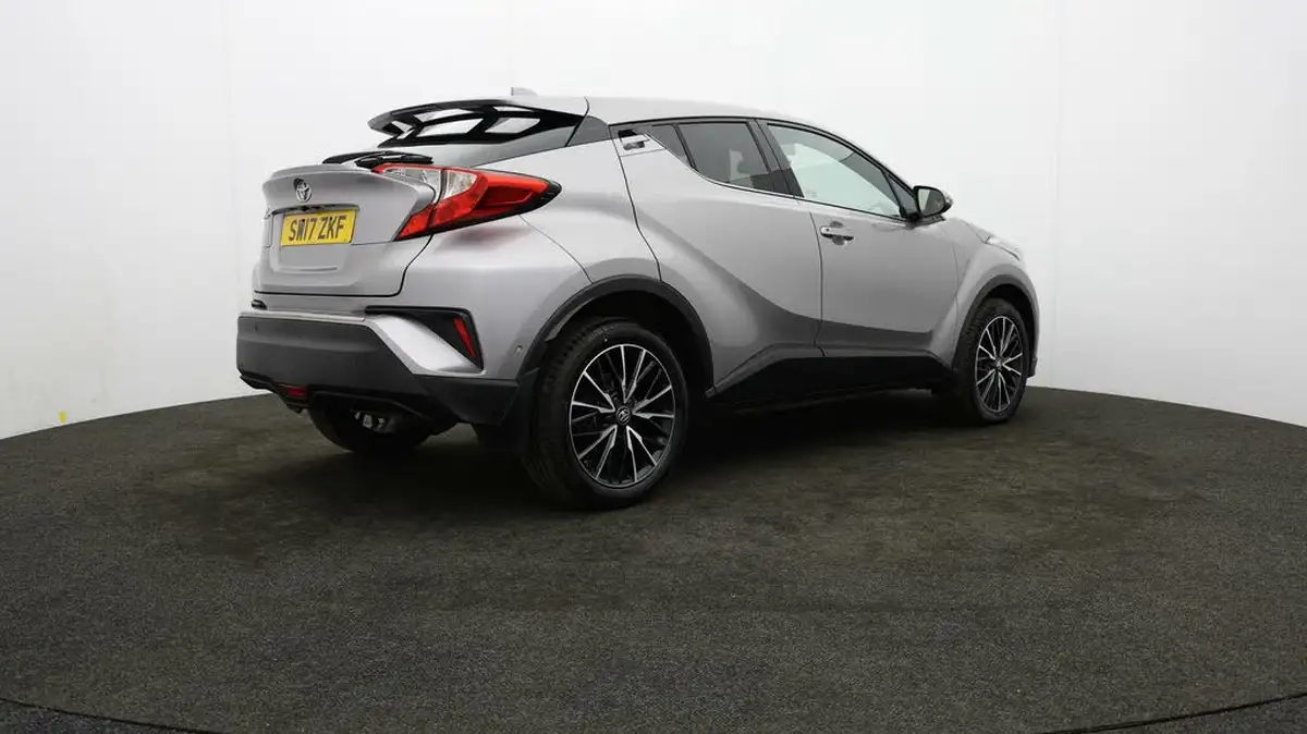 2017-toyota-c-hr-12-excel-big-24